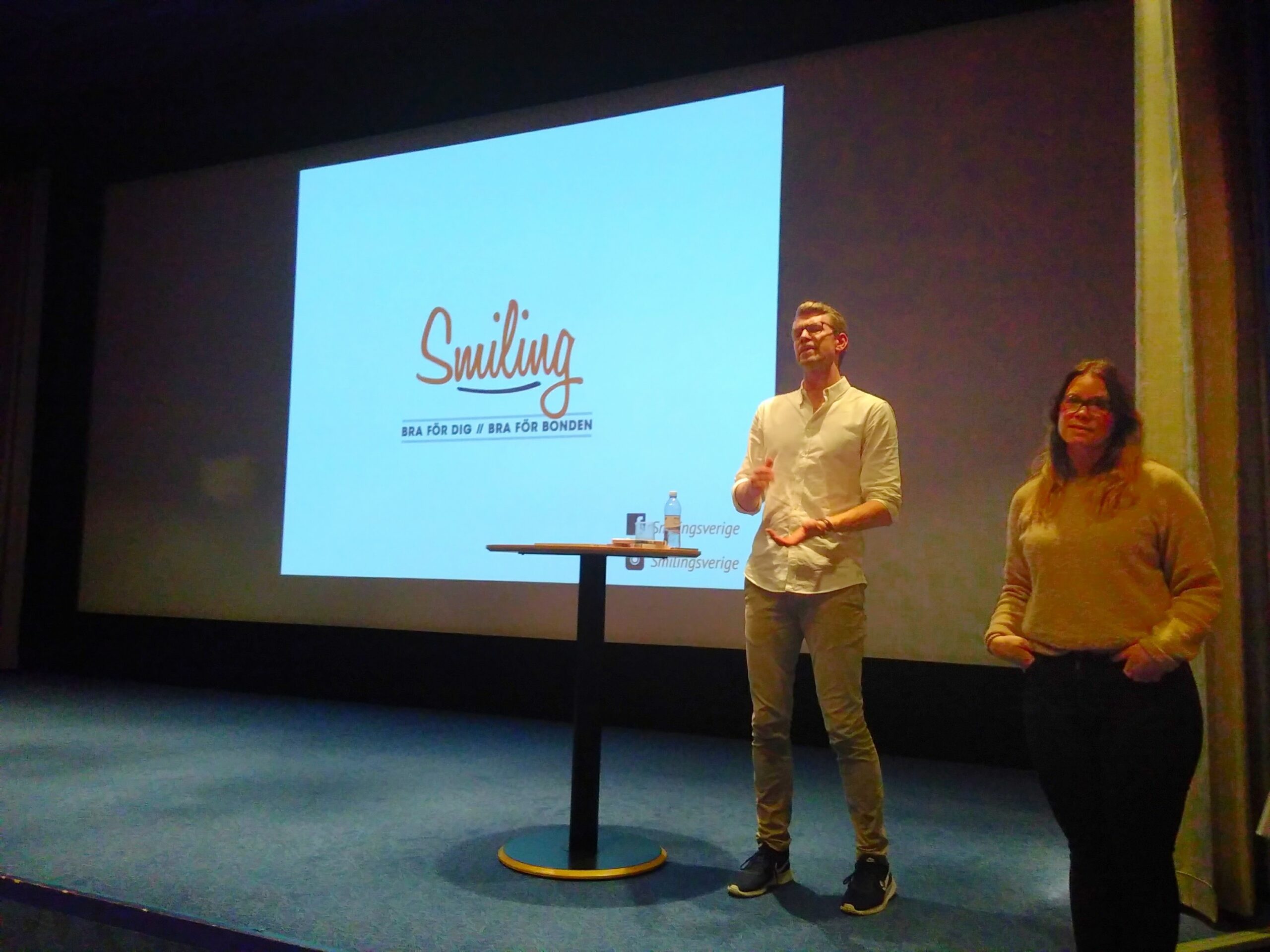 Föreläsningen med Smiling möttes av en engagerad publik